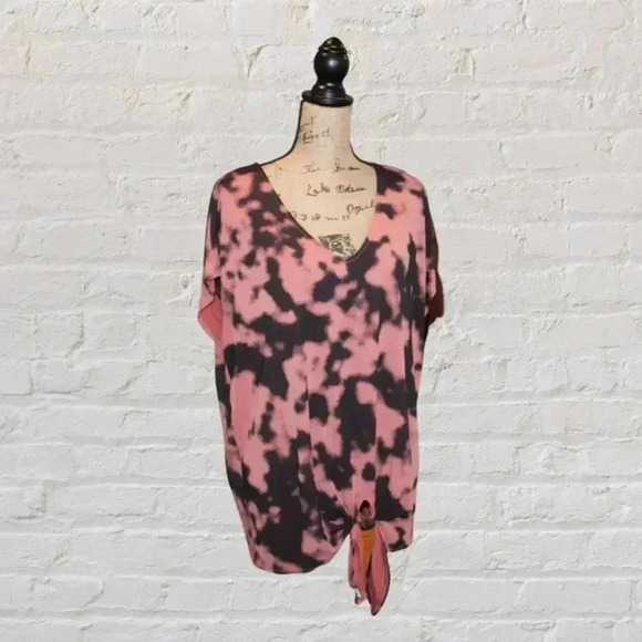 Torrid Short Sleeve Shirt - Tie Dye - Picture 3 of 5